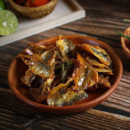 Cá Chỉ Vàng Sốt Chua Ngọt Lá Chanh | Yellowstripe Scad with Lemon Leaves 300g